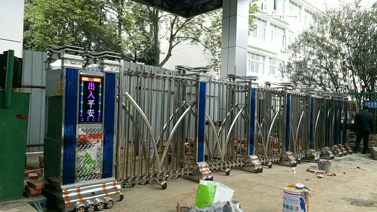北京丰台区北京丰台区四川绵阳市飞机场伸缩门